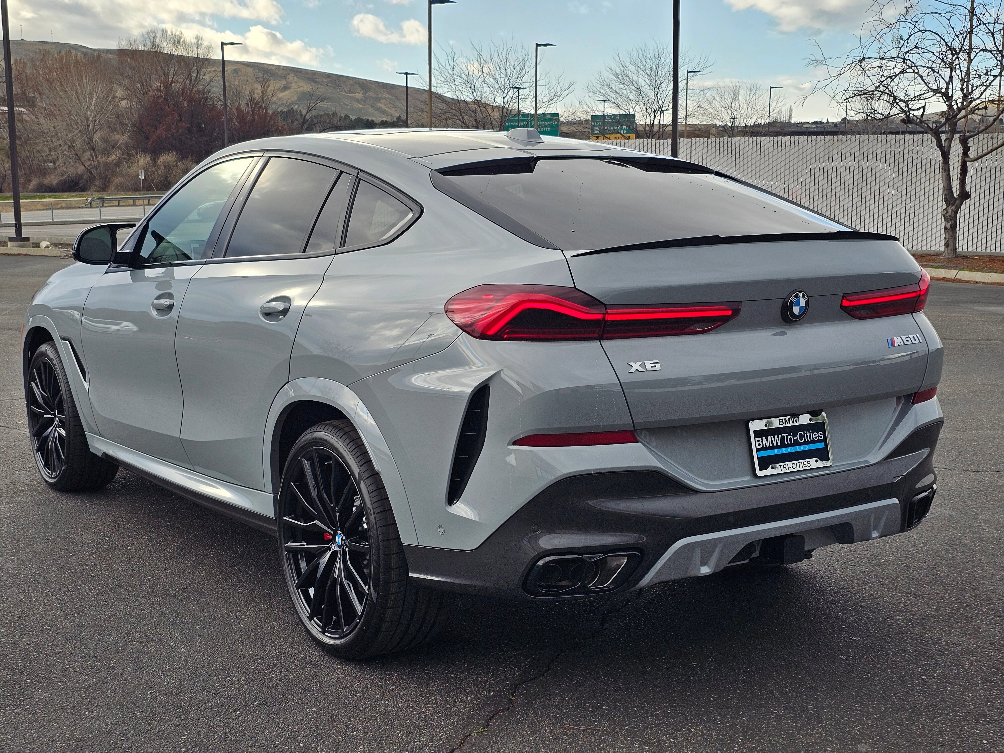 New 2026 BMW X6 M60i image 4