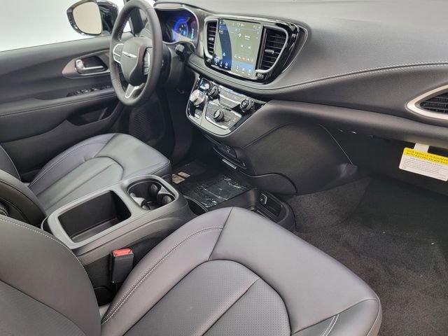 New 2026 Chrysler Pacifica Select image 23