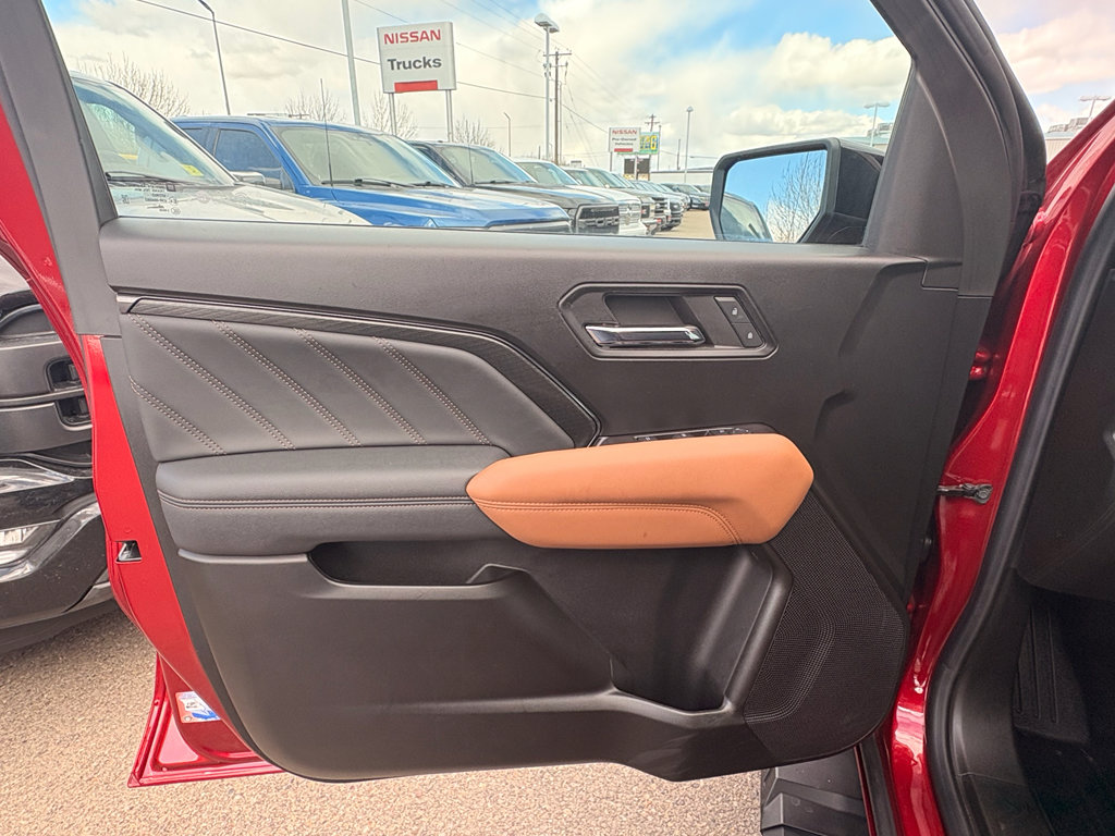 Used 2024 GMC Canyon AT4 AWD/4WD image 13