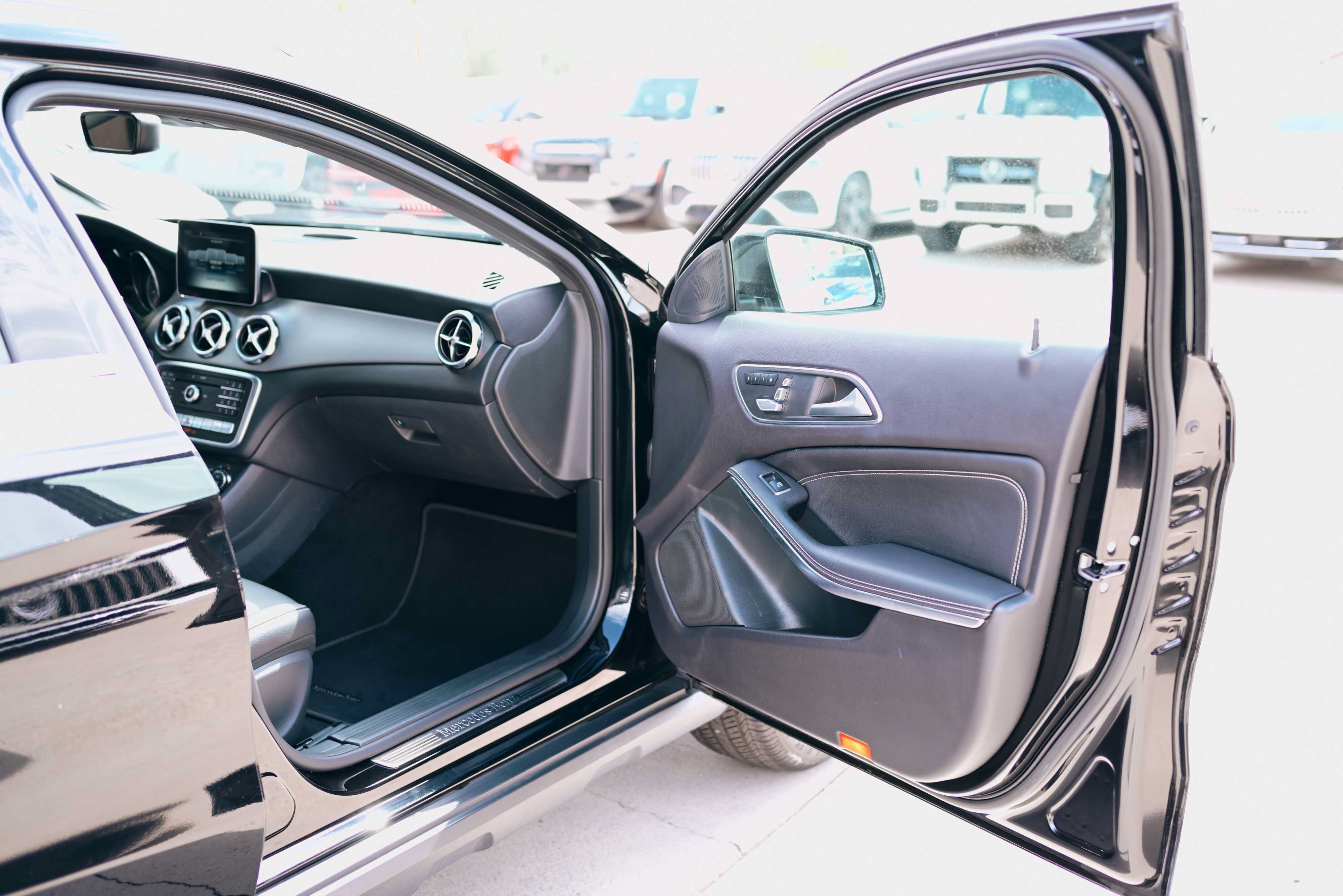 Used 2019 Mercedes-Benz GLA 250 4MATIC image 16
