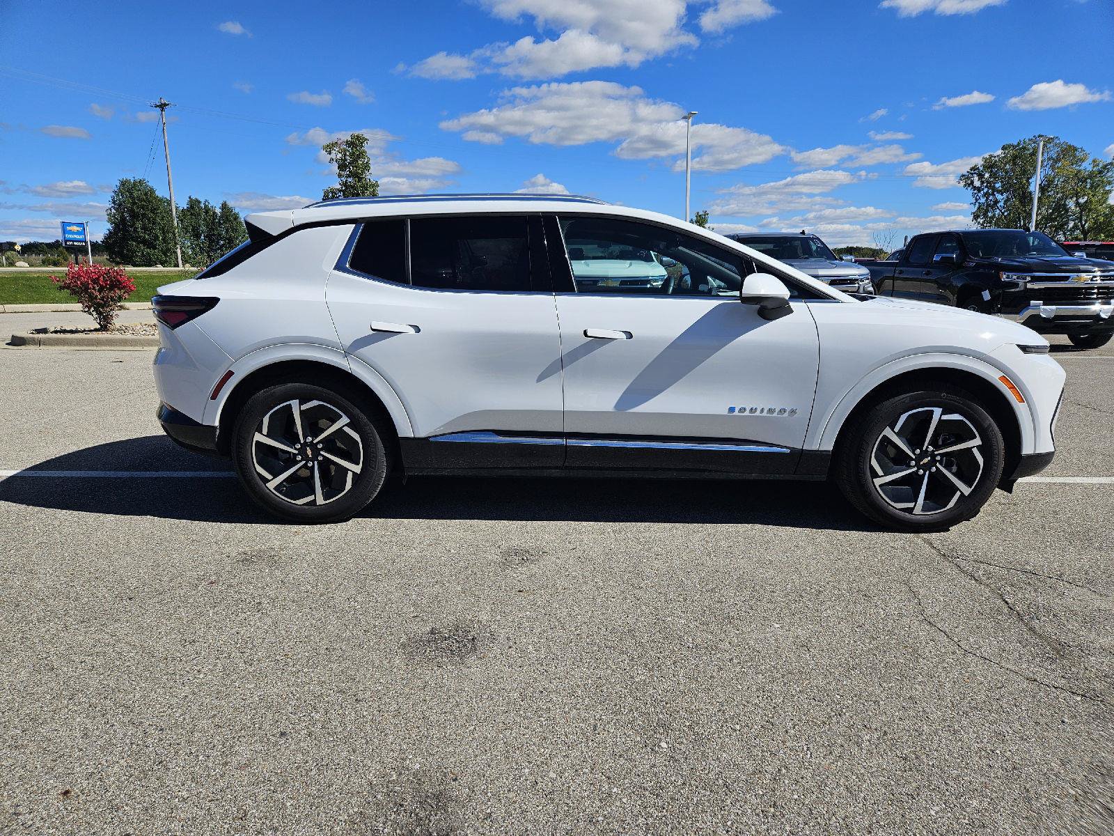 Used 2025 Chevrolet Equinox EV LT w/ Convenience Package FWD image 8