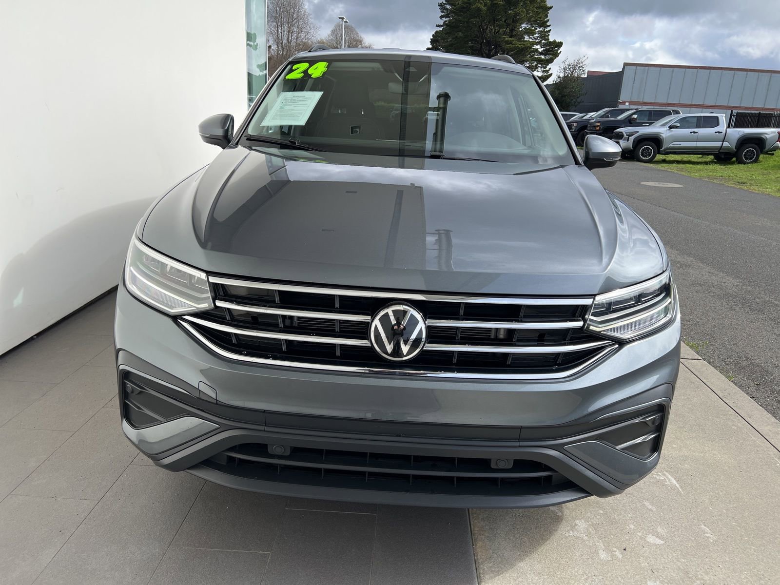 Used 2024 Volkswagen Tiguan S image 3