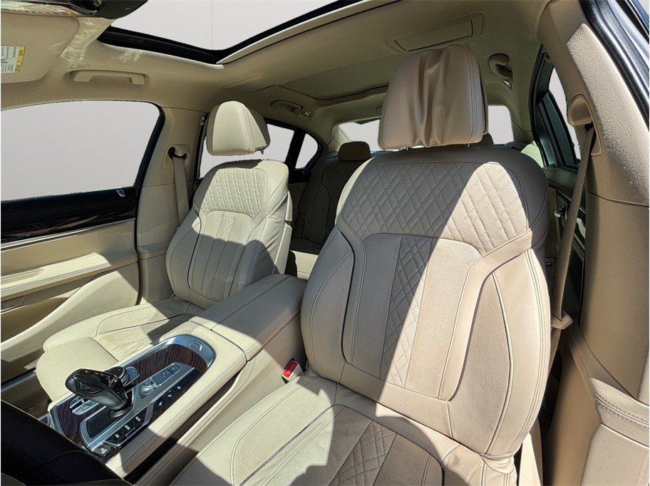 Used 2016 BMW 750i RWD image 20