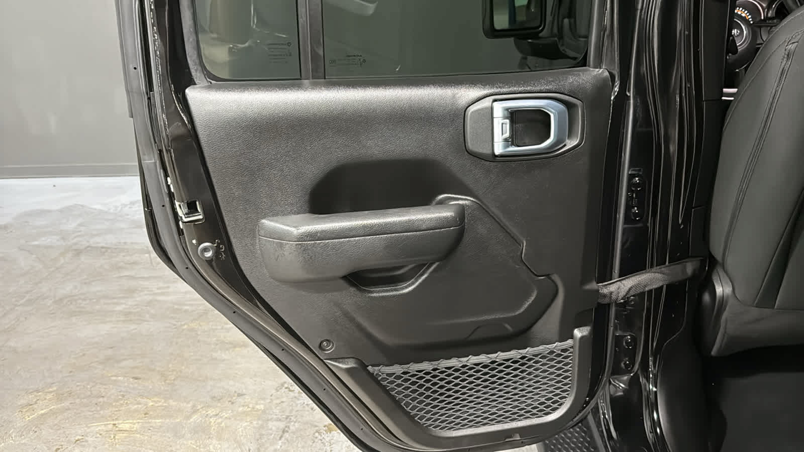 Used 2022 Jeep Wrangler Unlimited Sport AWD/4WD image 24