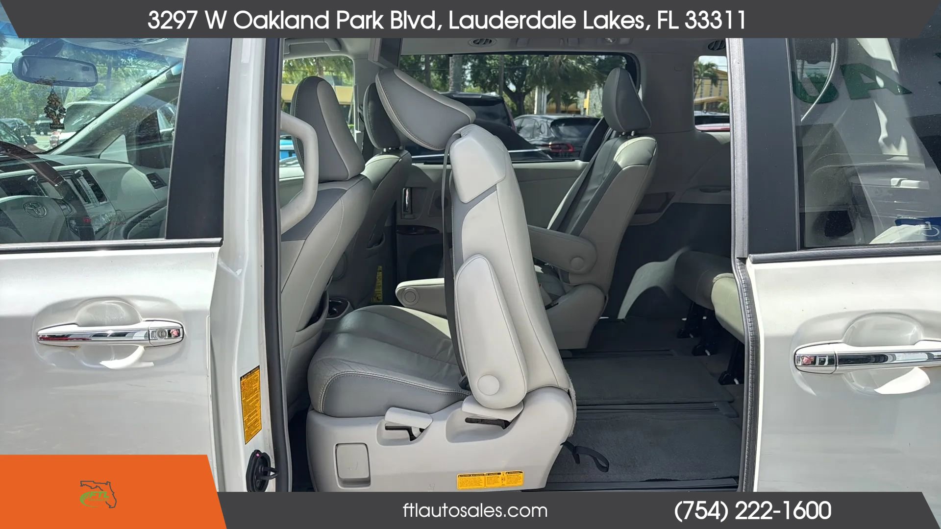 Used 2014 Toyota Sienna Limited w/ Limited Premium Package image 25
