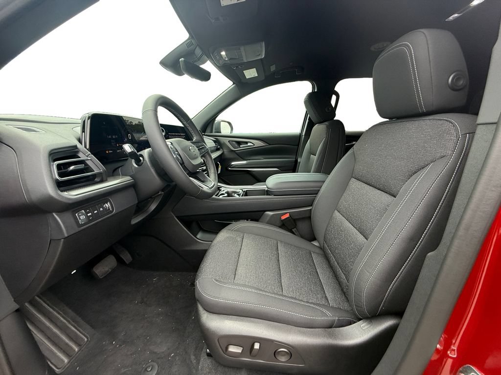 New 2026 Chevrolet Traverse LT w/ Midnight/Sport Edition AWD/4WD image 9