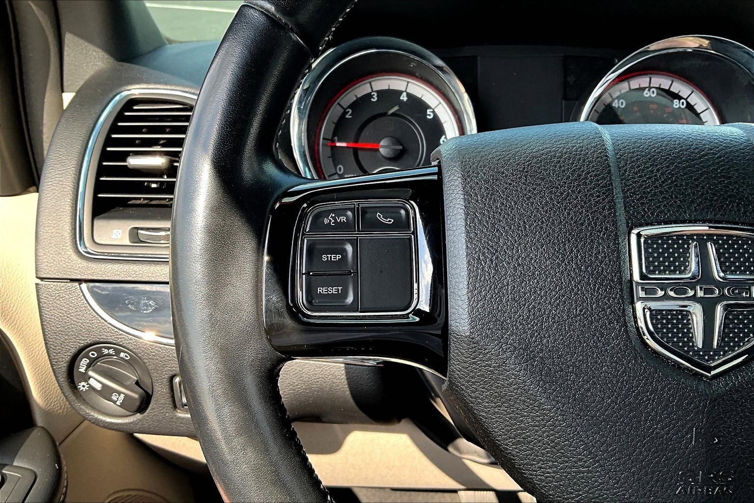 Used 2020 Dodge Grand Caravan SXT FWD image 11