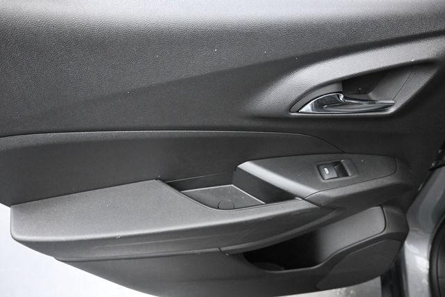 Used 2025 Chevrolet Trax LT FWD image 19