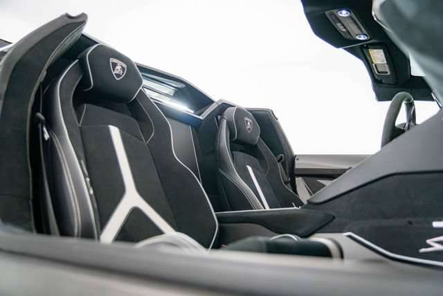 Used 2016 Lamborghini Aventador LP 750-4 Superveloce AWD/4WD image 29
