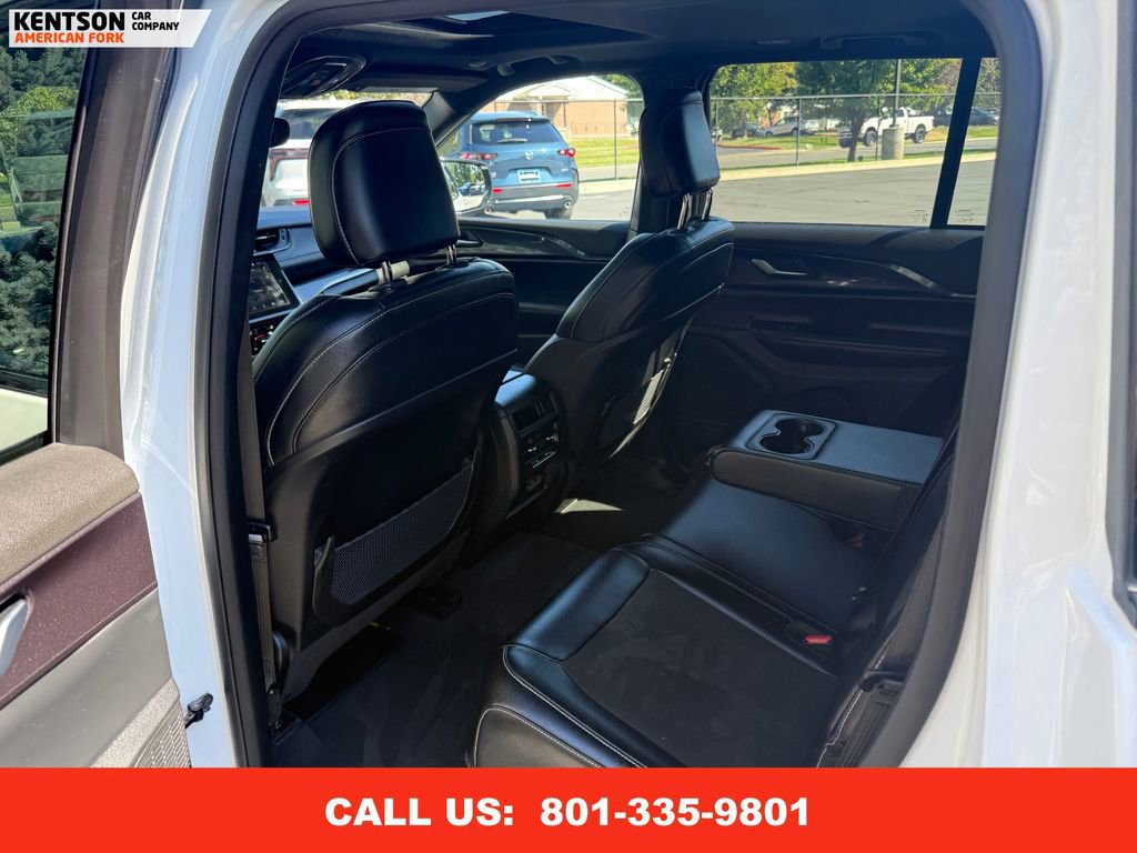 Used 2023 Jeep Grand Cherokee Altitude image 36