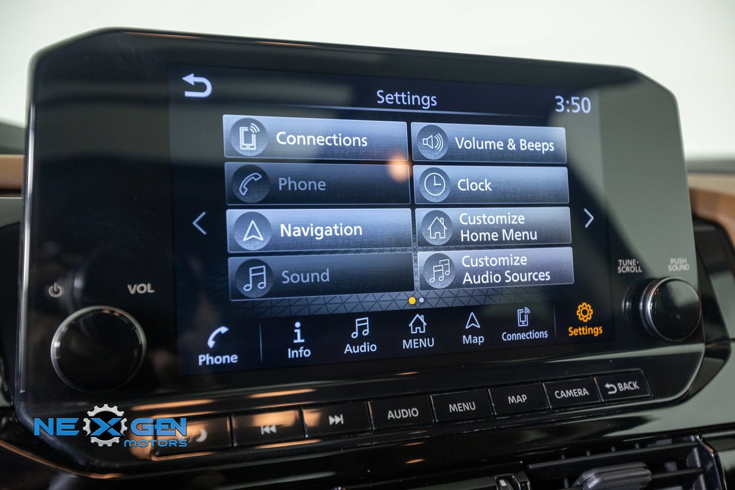 Used 2022 Nissan Pathfinder Platinum AWD/4WD image 19