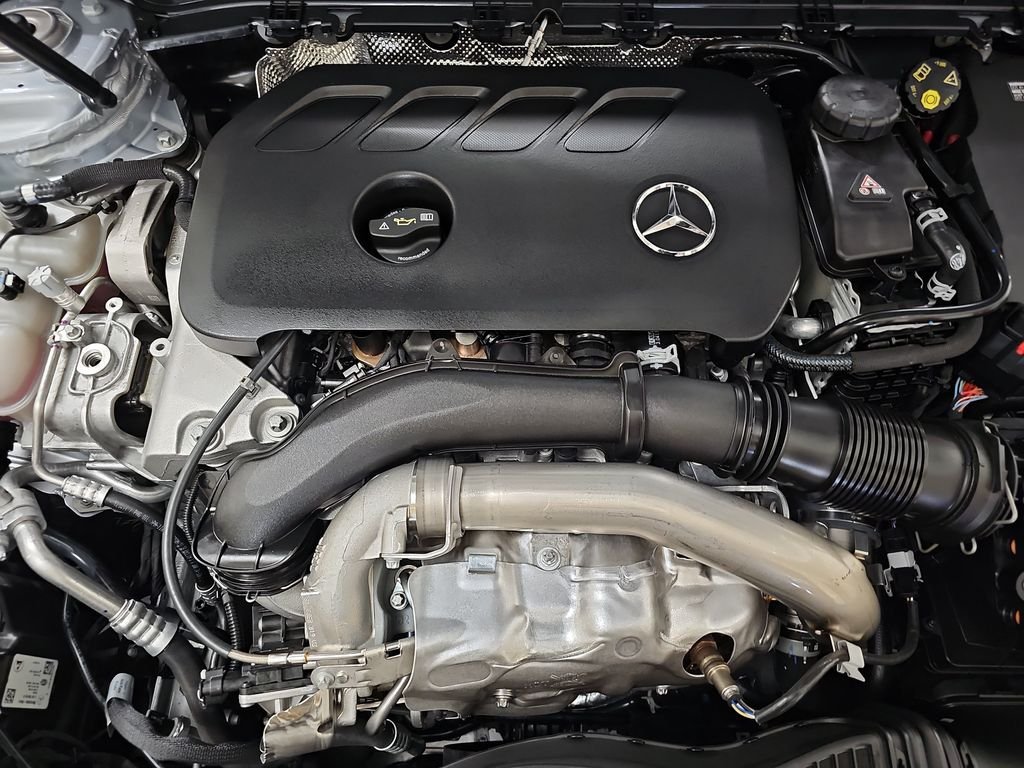 Used 2026 Mercedes-Benz GLB 250 4MATIC image 33