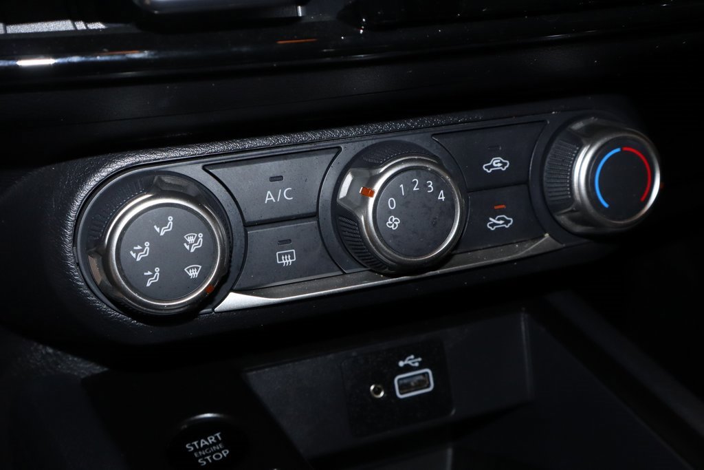 Certified 2025 Nissan Kicks S image 30