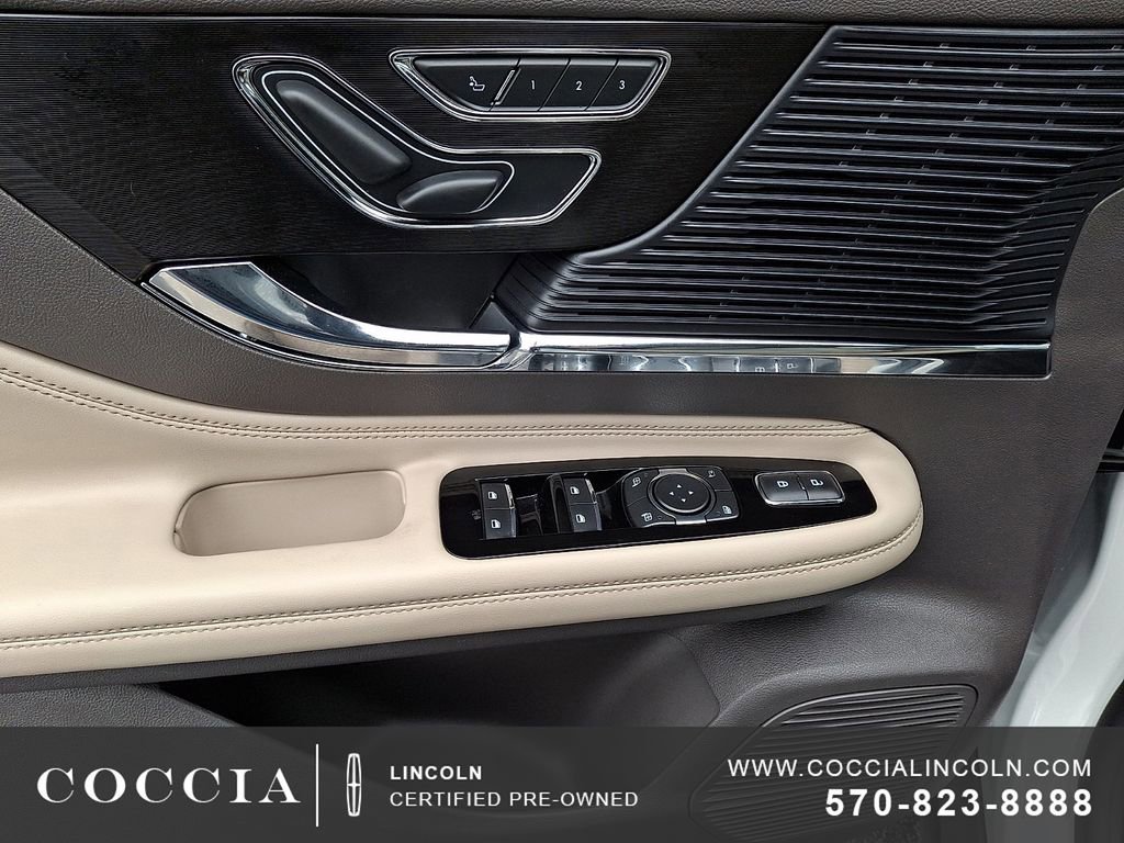 Used 2022 Lincoln Corsair AWD w/ Equipment Group 101A image 12