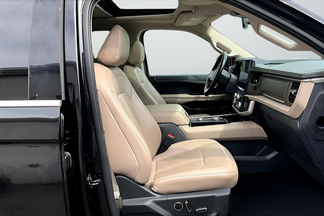 Used 2024 Ford Expedition Limited AWD/4WD image 27