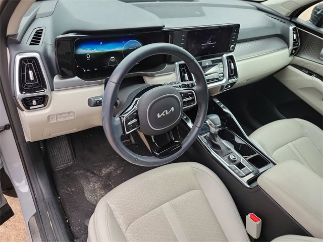 Used 2023 Kia Sorento SX image 8