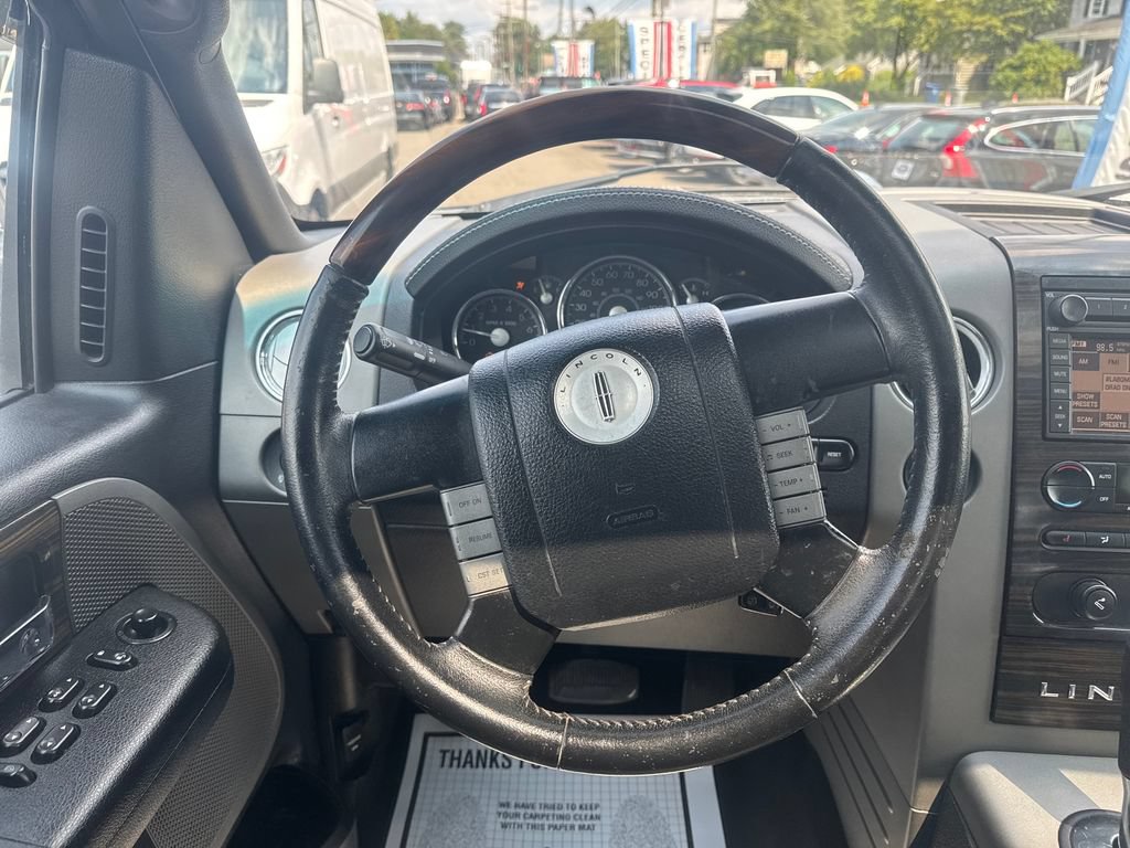 Used 2007 Lincoln Mark LT 4x4 image 14