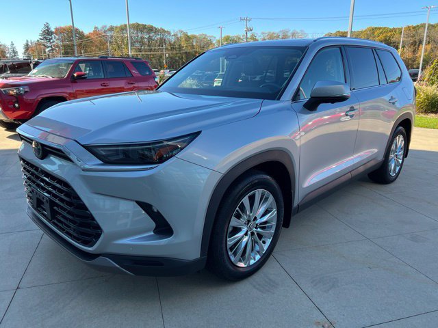 Used 2024 Toyota Grand Highlander AWD image 5