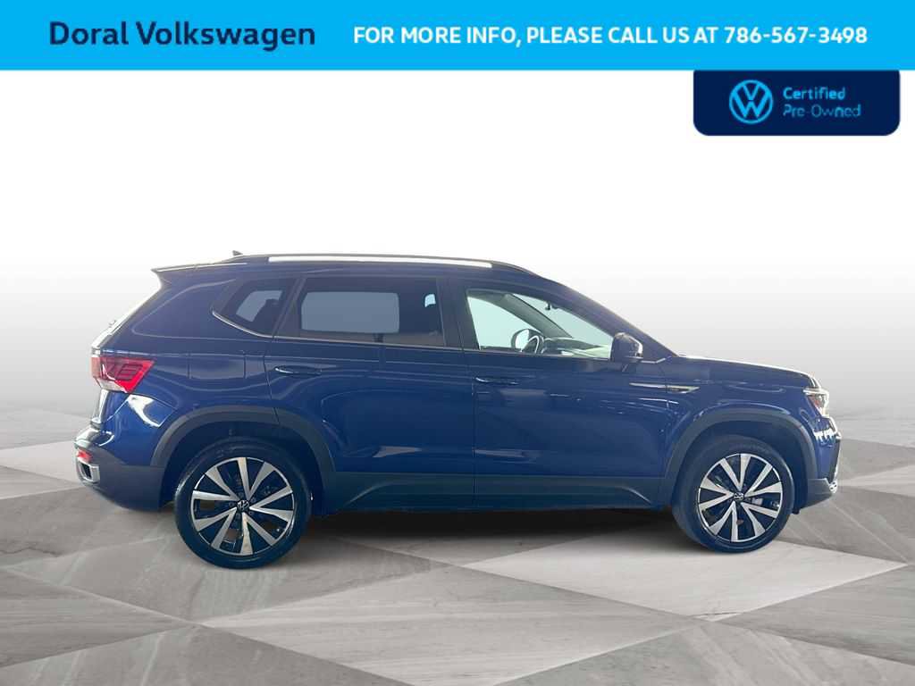 Used 2024 Volkswagen Taos SE FWD image 9