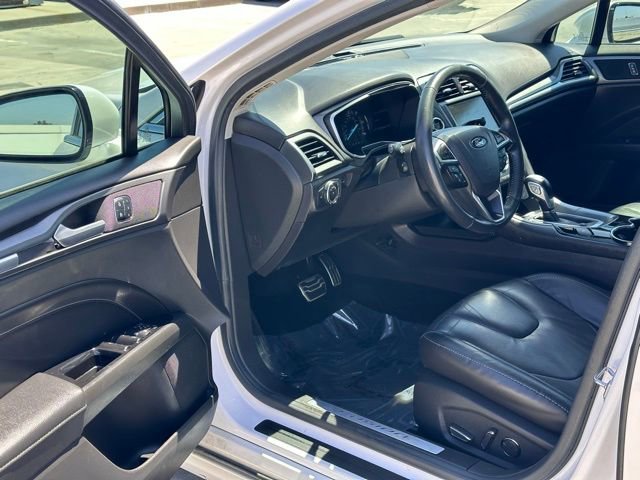 Used 2016 Ford Fusion Energi Titanium w/ Driver Assist Package FWD image 9