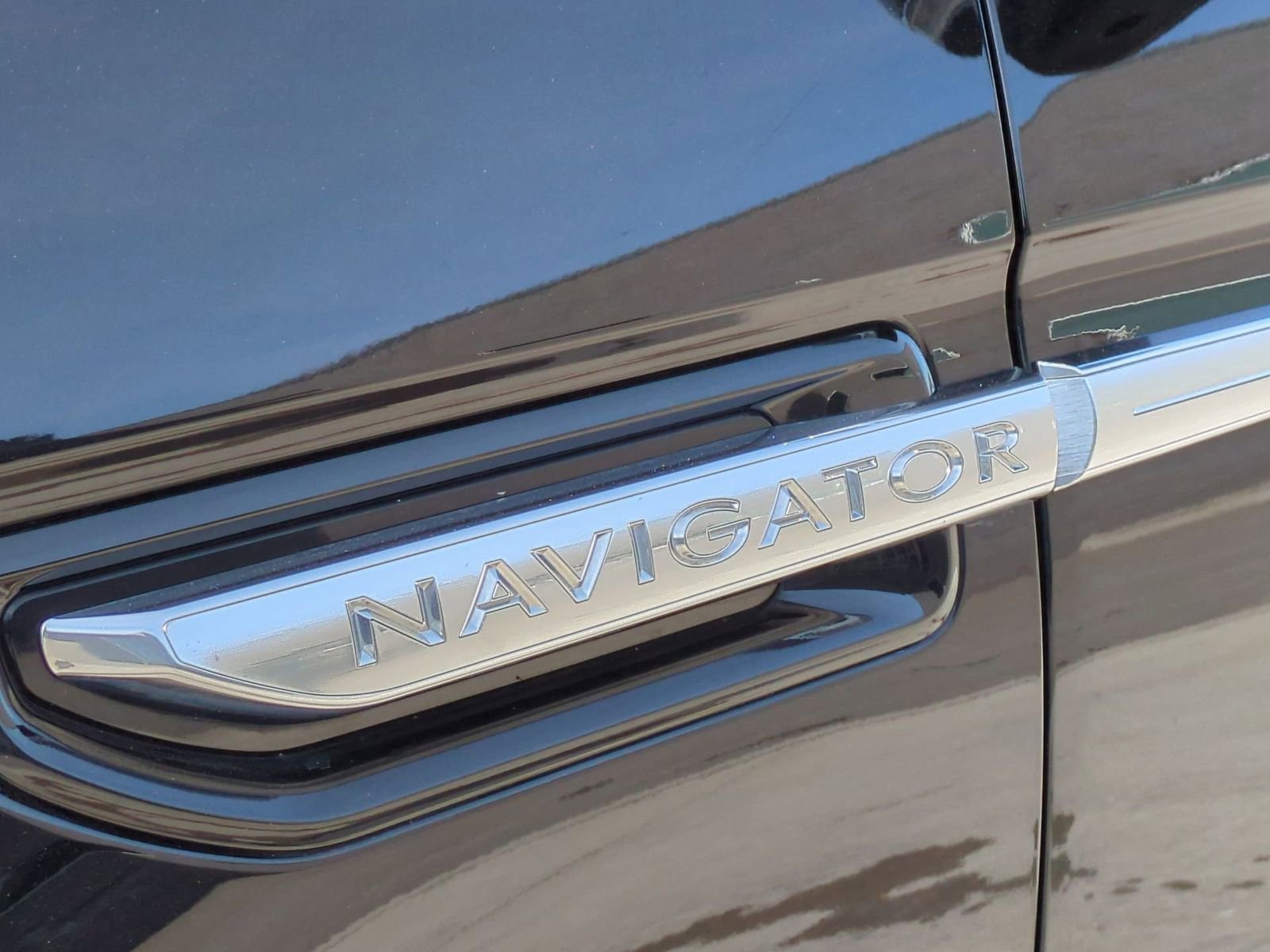 Used 2018 Lincoln Navigator L Reserve w/ Technology Package image 15