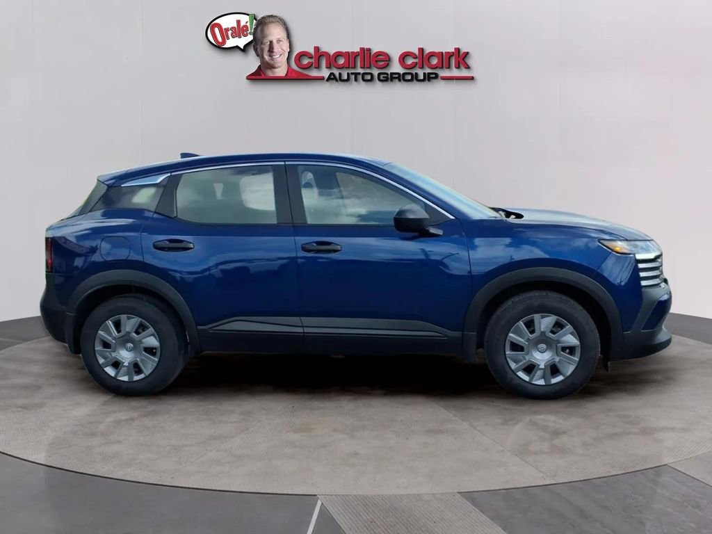 Used 2025 Nissan Kicks S image 6