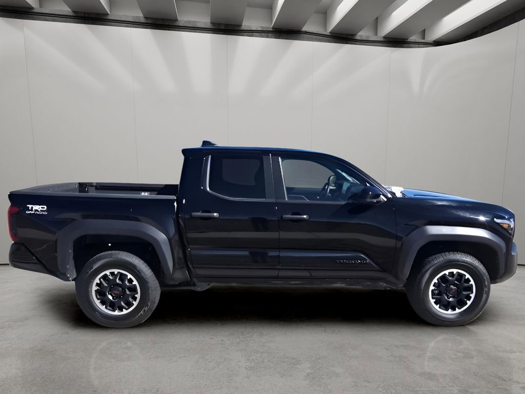 Used 2024 Toyota Tacoma TRD Off-Road image 6