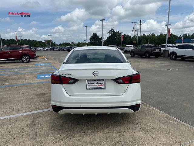 Used 2025 Nissan Altima 2.5 SV FWD image 6