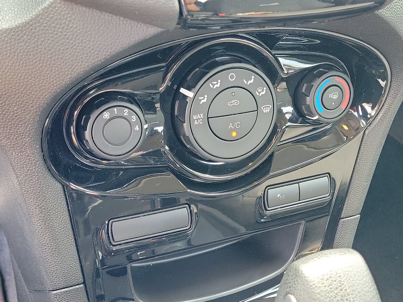 Certified 2019 Ford Fiesta ST-Line FWD image 25