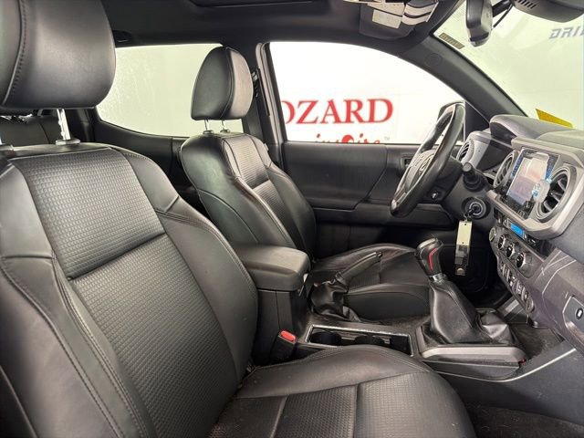 Used 2018 Toyota Tacoma TRD Off-Road w/ TRD Premium Off Road Package AWD/4WD image 16