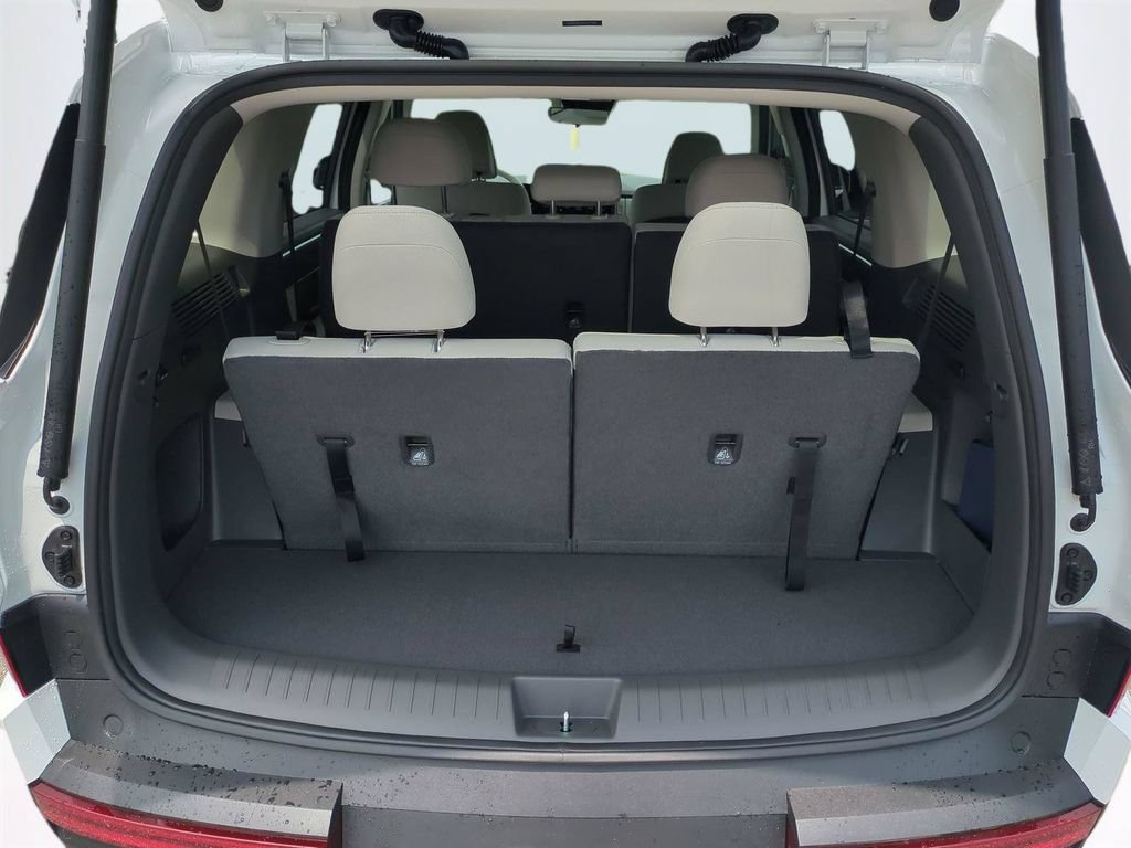 New 2027 Hyundai Santa Fe SE FWD image 14
