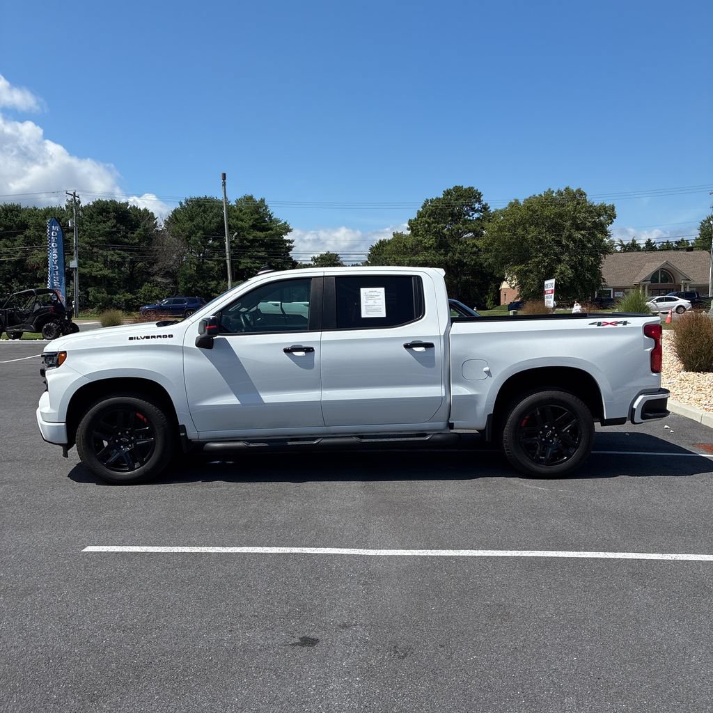 Used 2024 Chevrolet Silverado 1500 RST w/ Redline Edition AWD/4WD image 6
