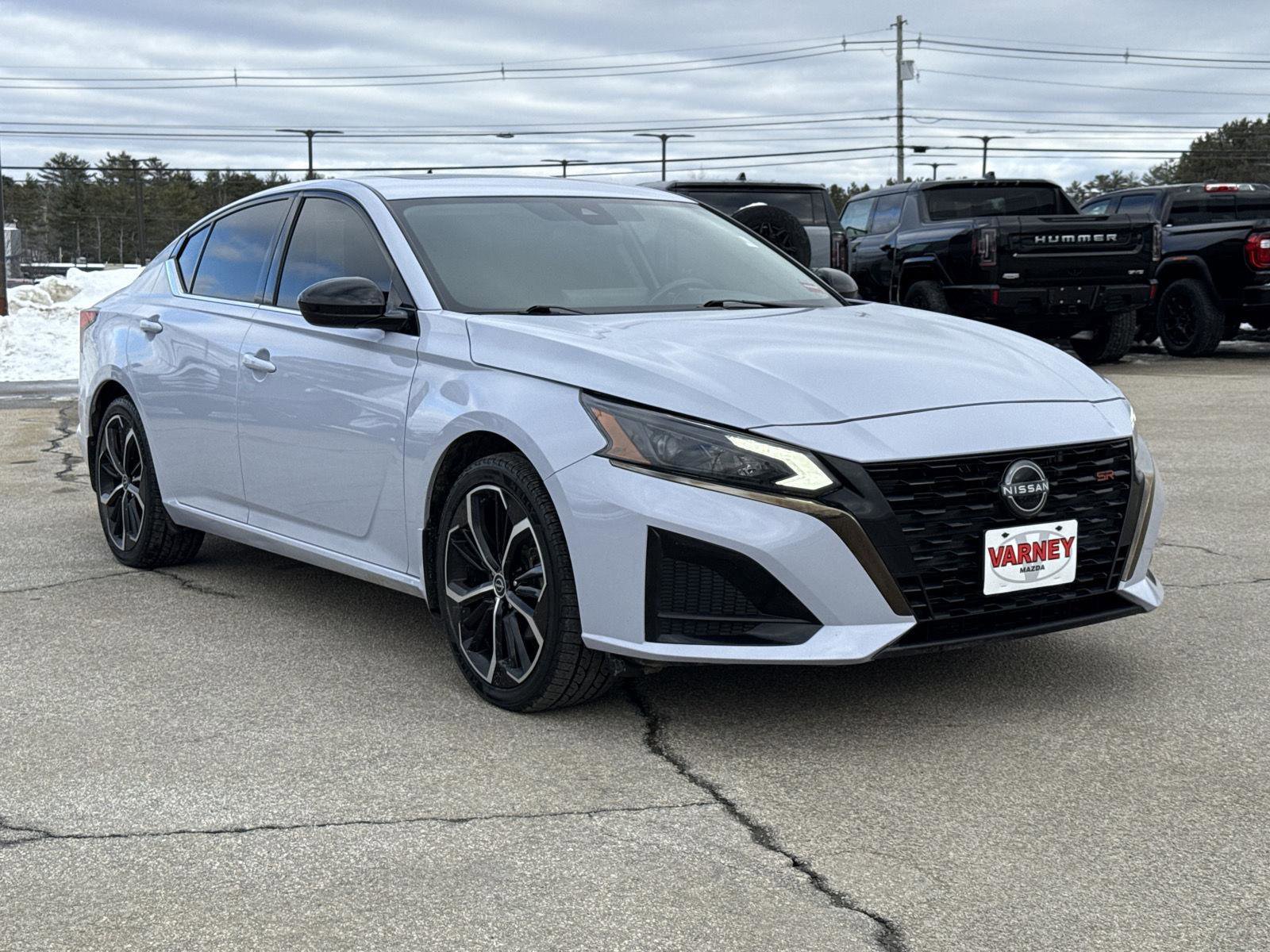 Used 2024 Nissan Altima 2.5 SR w/ SR Premium Package image 3