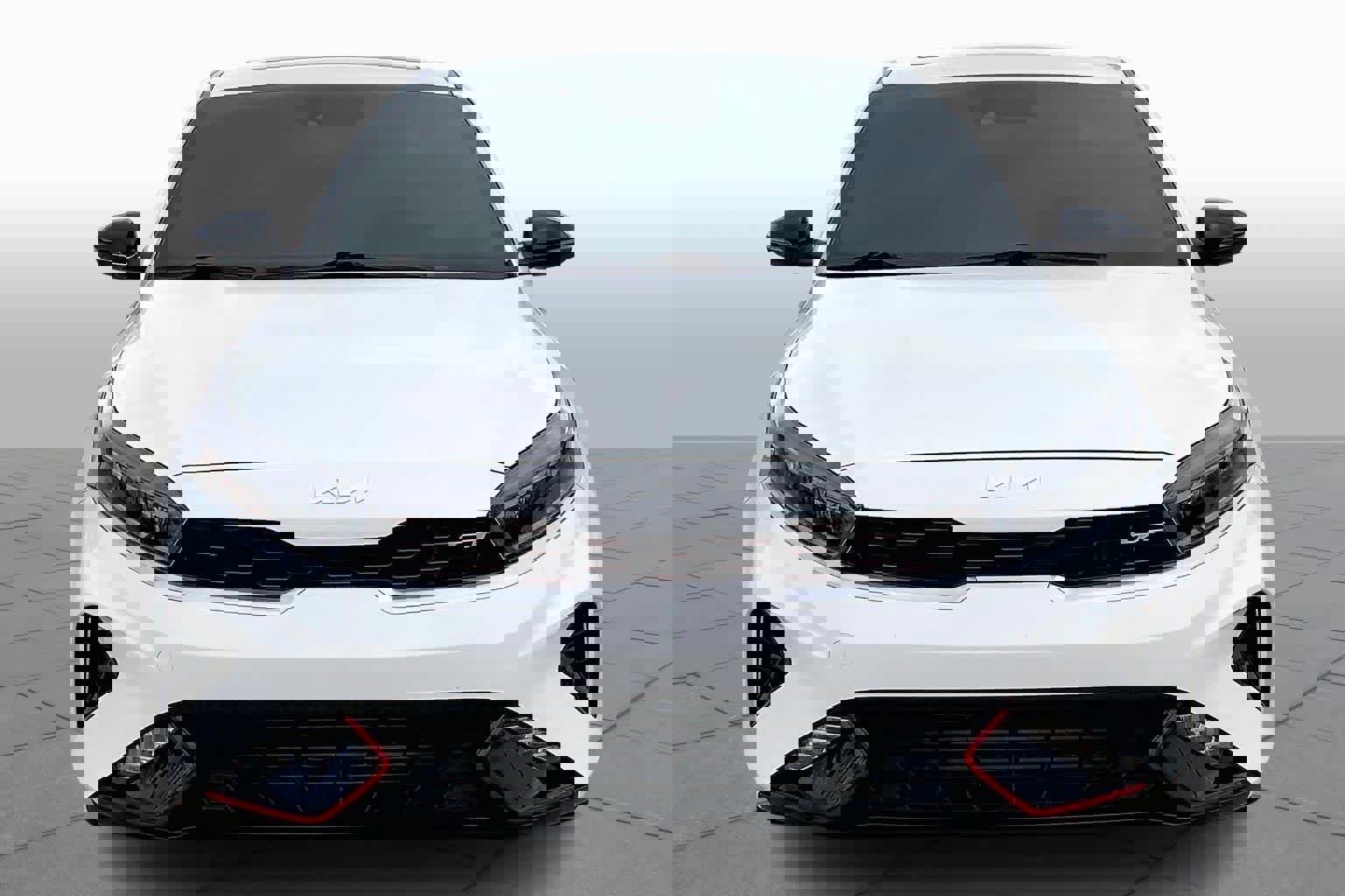 Used 2023 Kia Forte GT image 4