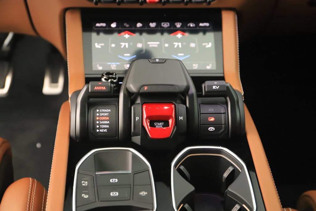 Used 2025 Lamborghini Urus SE AWD/4WD image 22