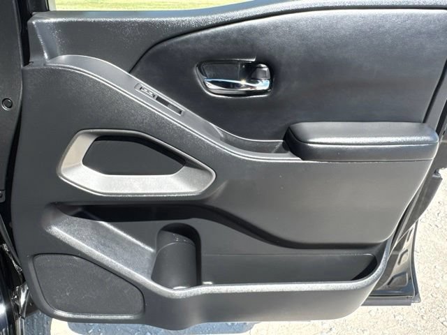 Used 2025 Nissan Frontier SV RWD image 15