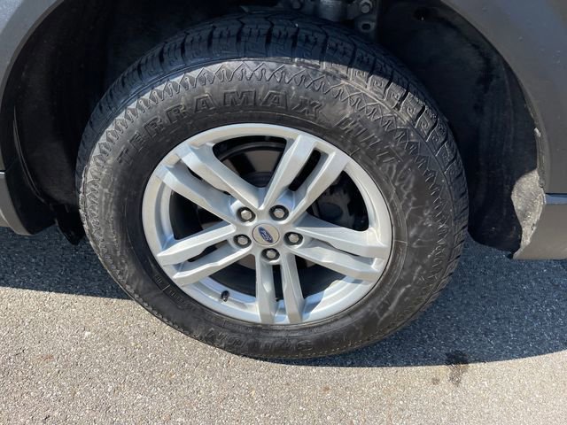 Used 2020 Ford Explorer XLT w/ Equipment Group 202A AWD/4WD image 42