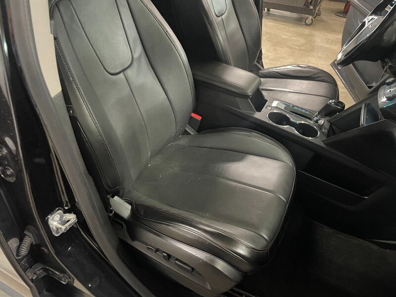 Used 2016 Chevrolet Equinox LTZ w/ Enhanced Convenience Package AWD/4WD image 19