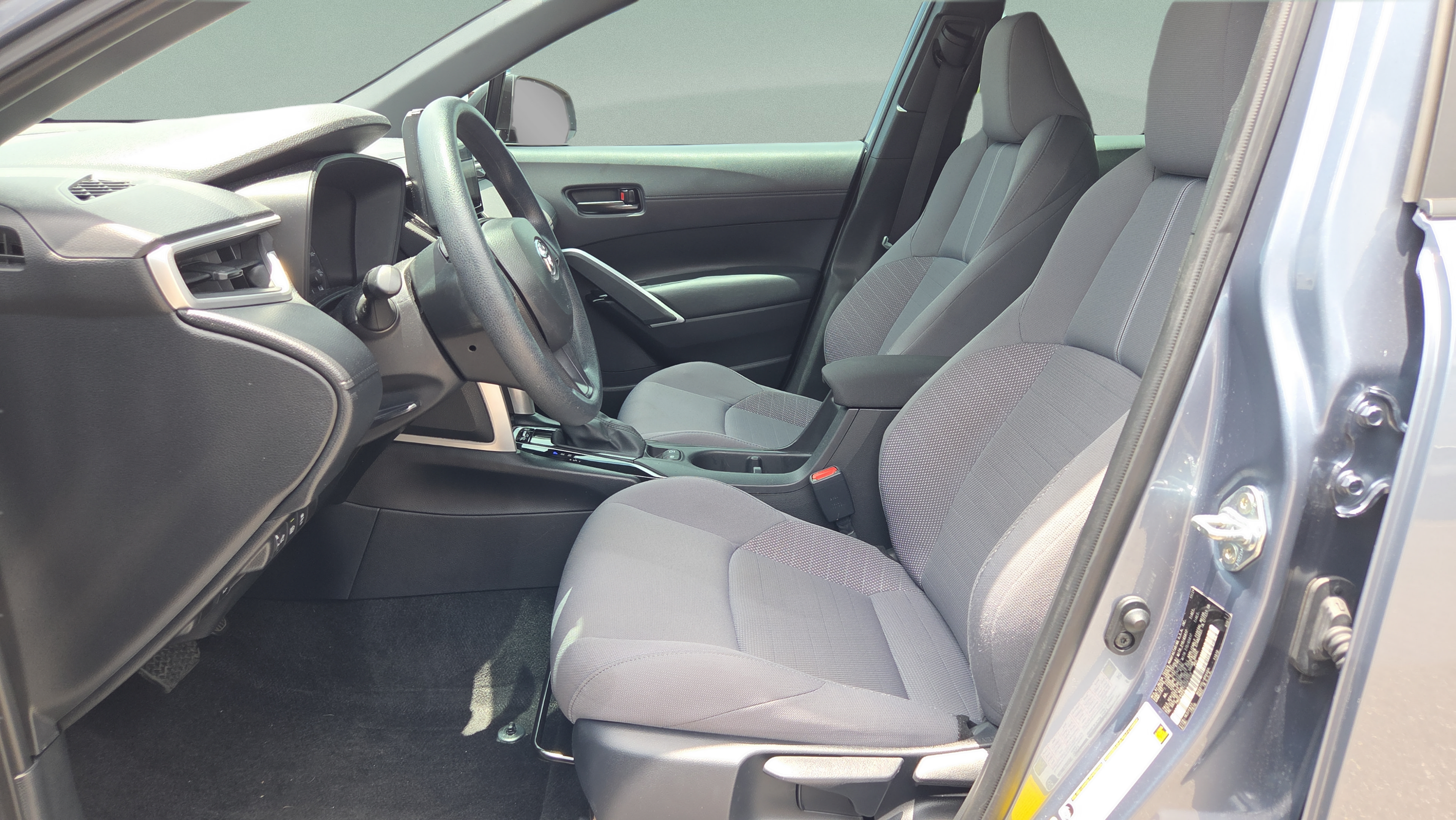Used 2024 Toyota Corolla Cross AWD Hybrid image 10