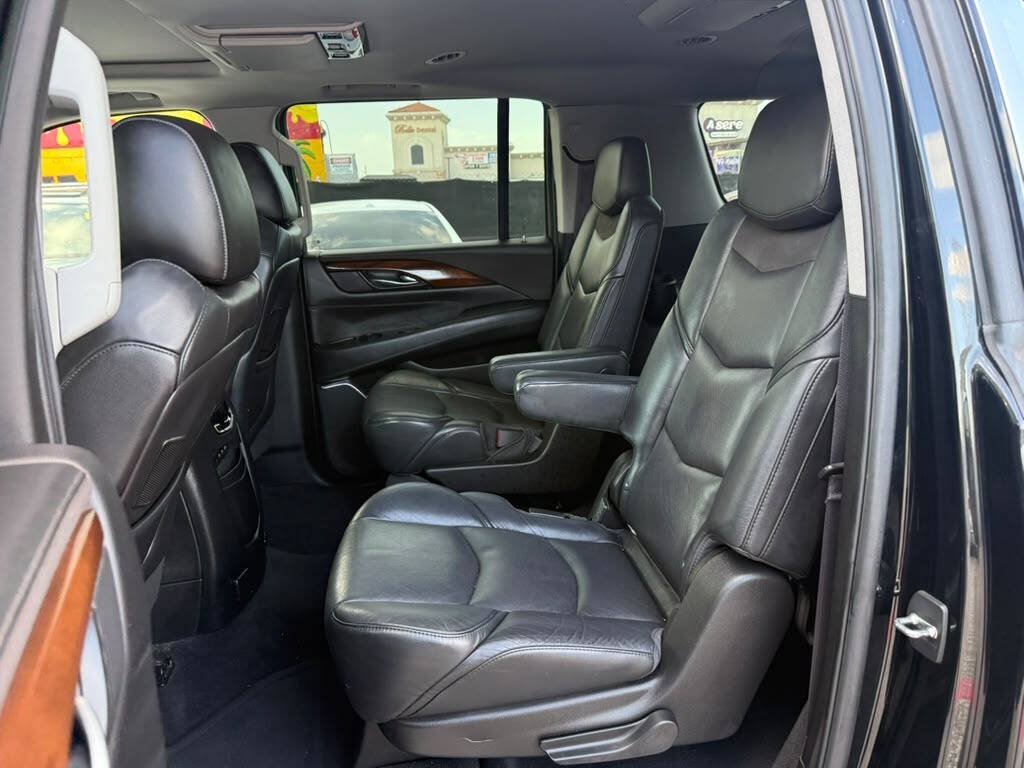 Used 2017 Cadillac Escalade ESV Premium Luxury AWD/4WD image 28