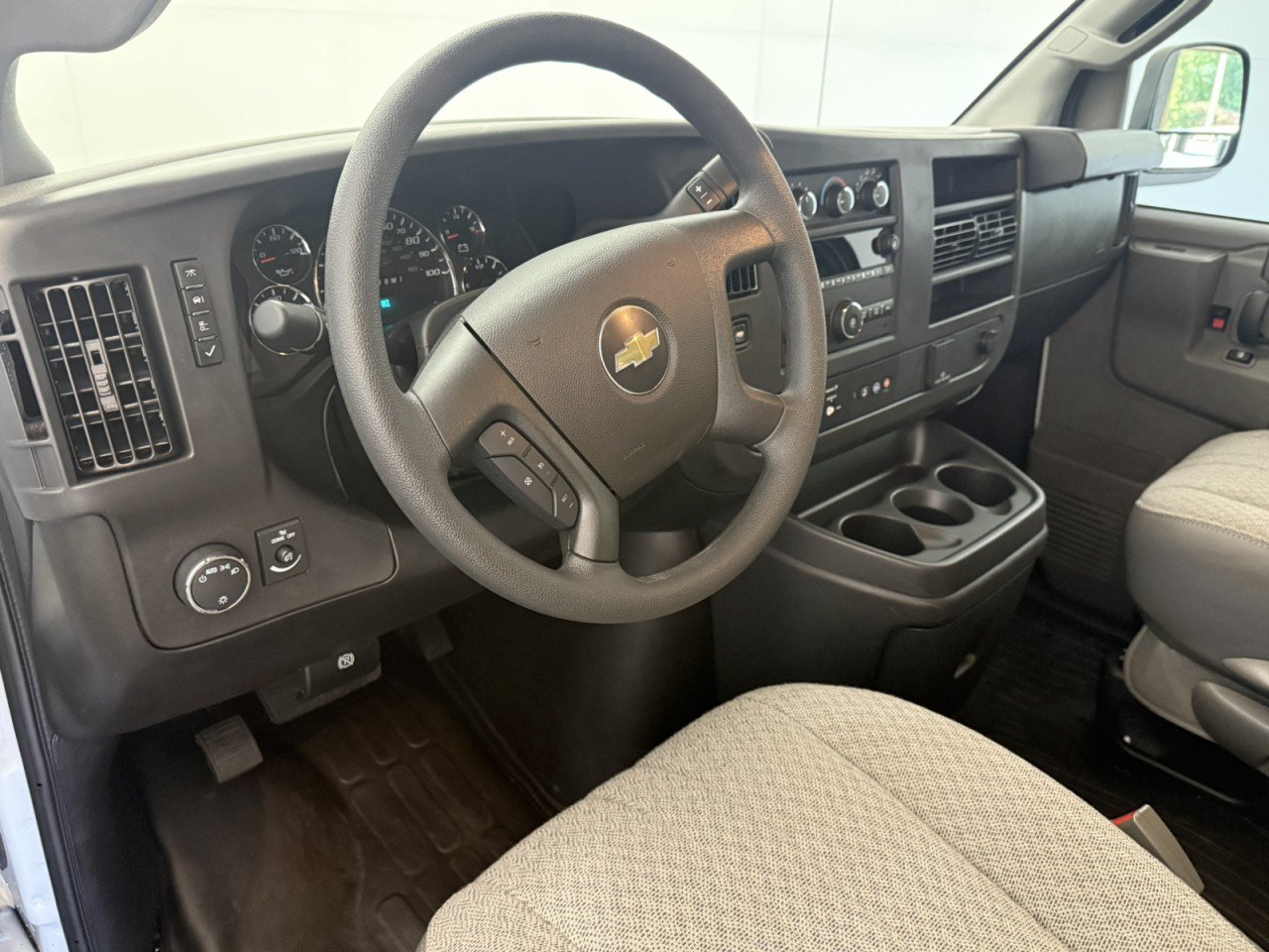 Used 2025 Chevrolet Express 2500 w/ Driver Convenience Package RWD image 18
