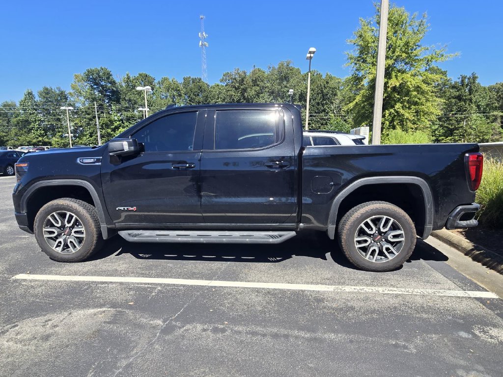 Used 2025 GMC Sierra 1500 AT4 w/ AT4 Premium Package AWD/4WD image 4