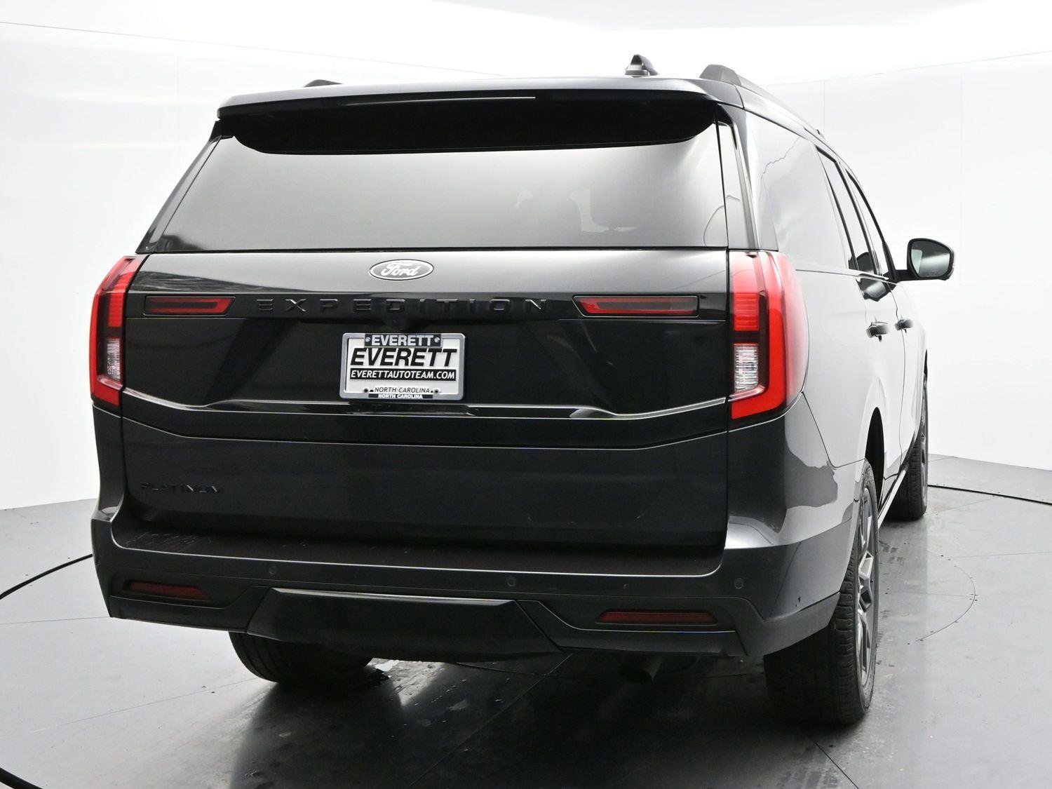 Used 2025 Ford Expedition Platinum w/ Stealth Performance Package image 6