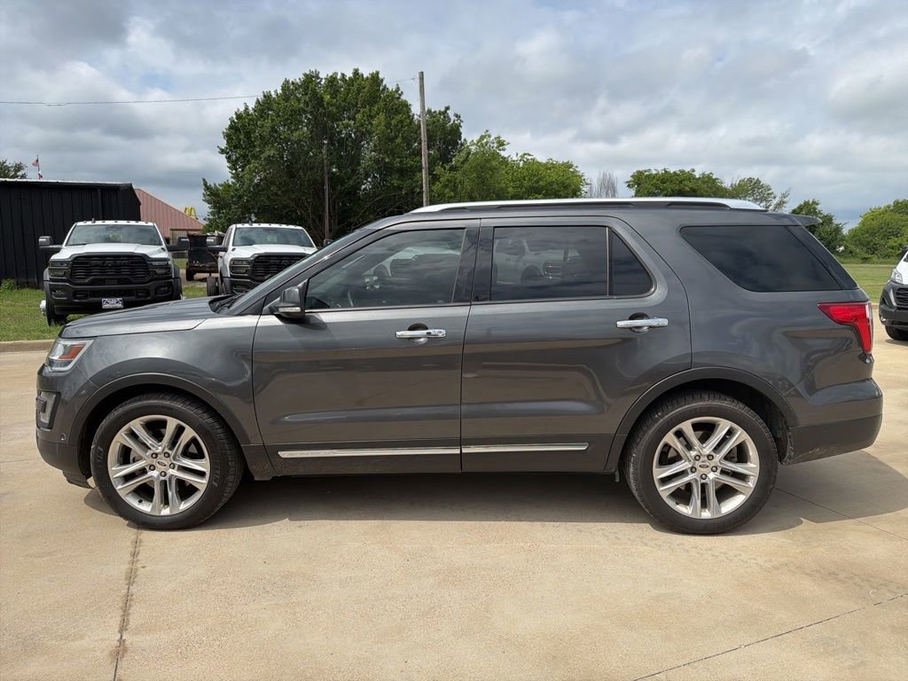 Used 2016 Ford Explorer Limited w/ Equipment Group 301A FWD image 11