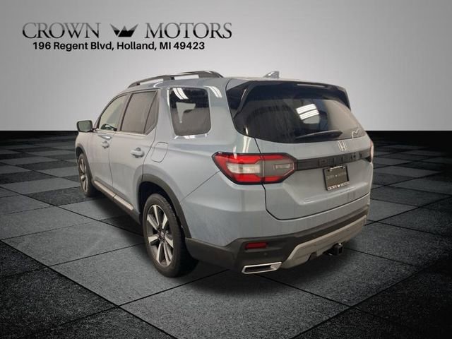 Certified 2025 Honda Pilot Touring image 4