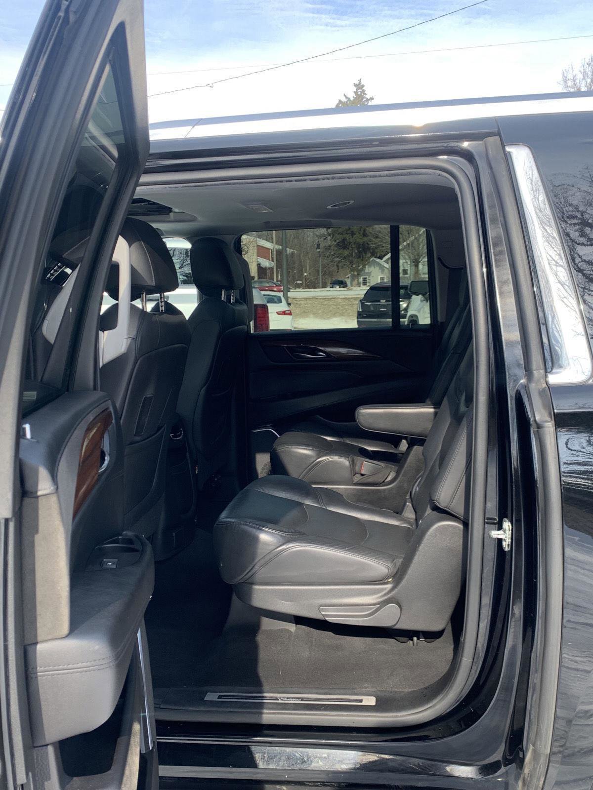 Used 2020 Cadillac Escalade ESV Luxury image 27