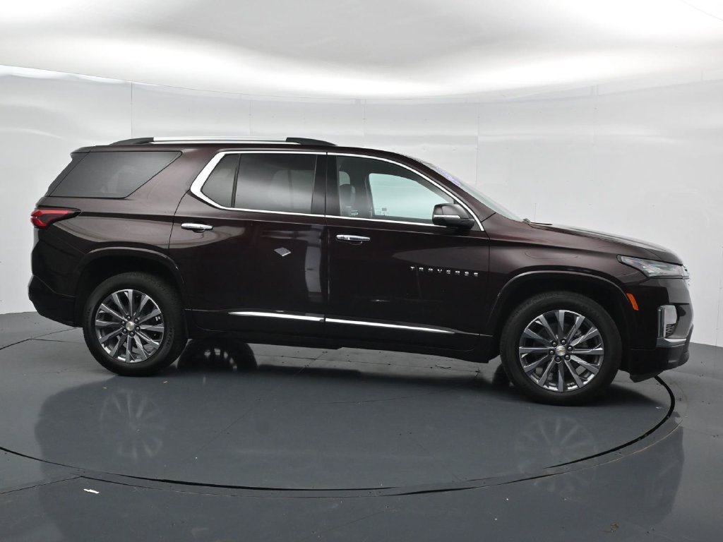 Used 2023 Chevrolet Traverse Premier FWD image 8