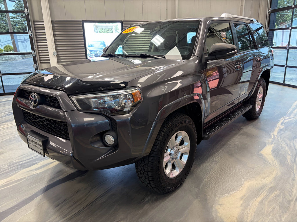 Used 2017 Toyota 4Runner SR5 AWD/4WD image 3