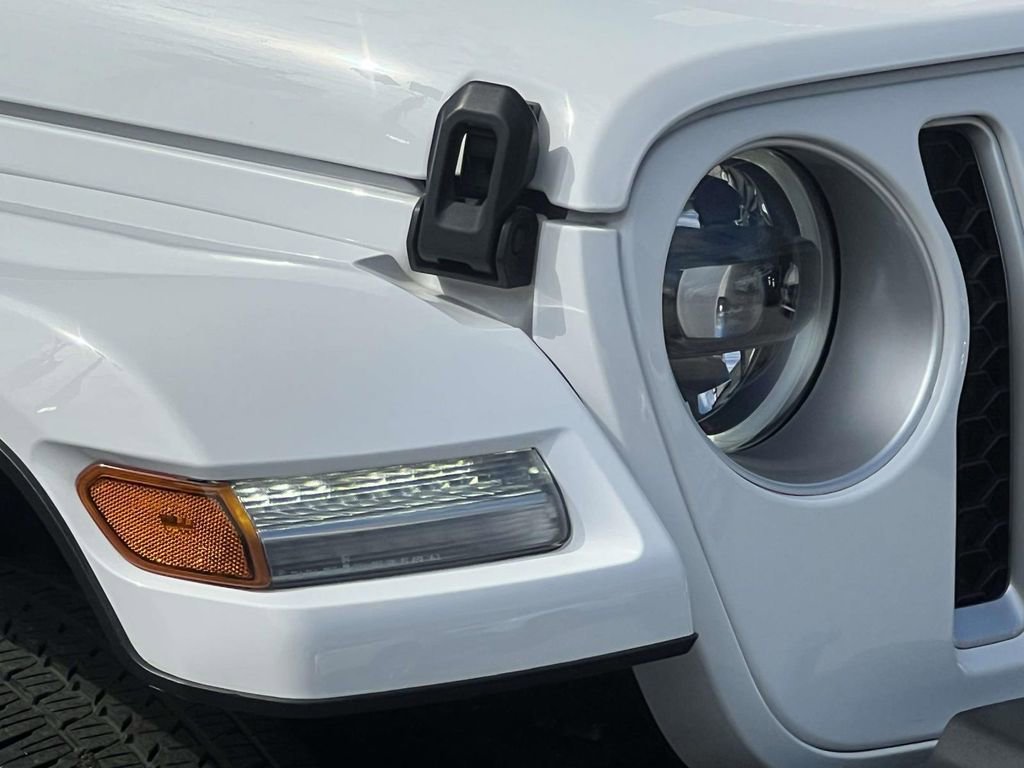 Used 2023 Jeep Wrangler Unlimited Sahara w/ Cold Weather Group image 9