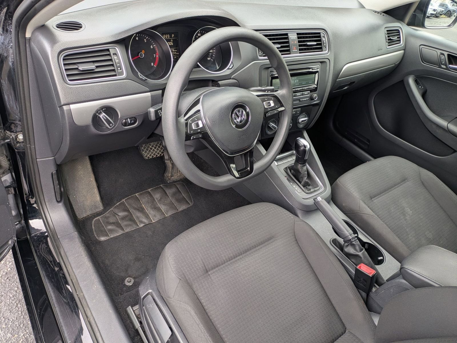 Used 2015 Volkswagen Jetta SE image 9